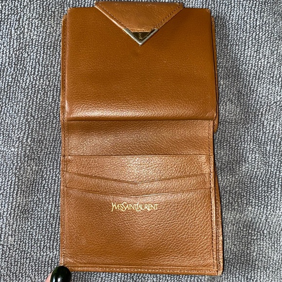 *AUTHENTIC* YSL Kiss Lock Brown Leather Wallet - Picture 4 of 9